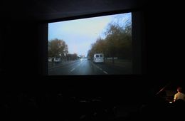 projeccio_de_la_peca_de_celebracio_dun_any_de_cinema_en_curs_