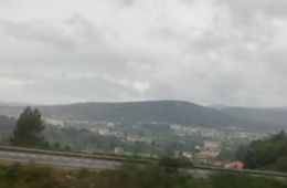 A Coruña, 3 de novembro, travelling volta d Filmoteca de Galicia, CEIP de Tenorio (Cerdedo-Cotobade)